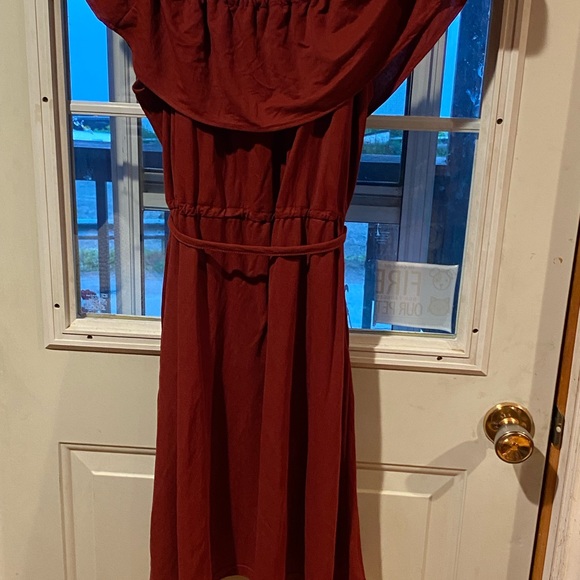 Le Chateau dress - Picture 2 of 5